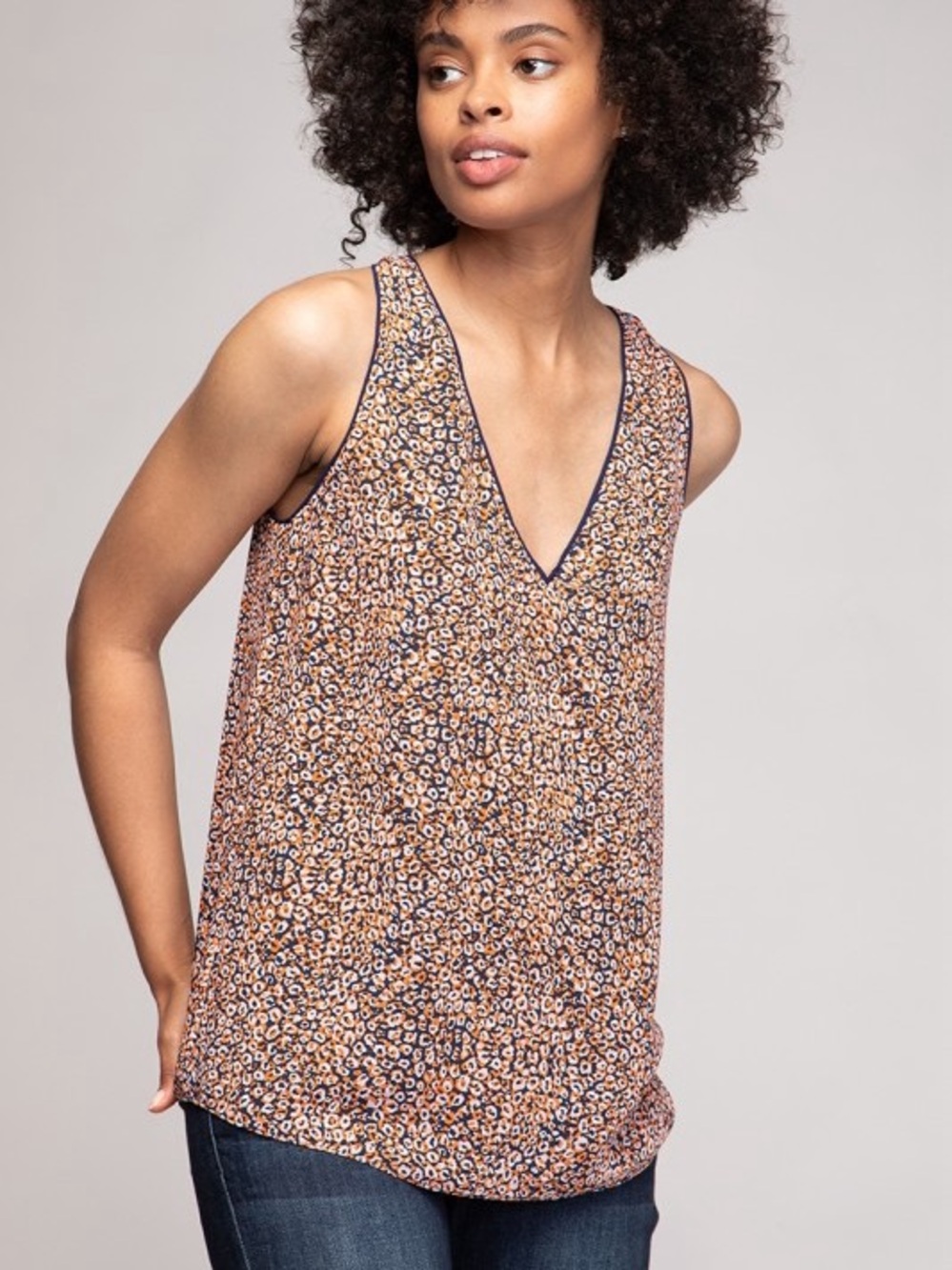 Sleeveless V-Neck Printed Tank Top - Brown & Navy